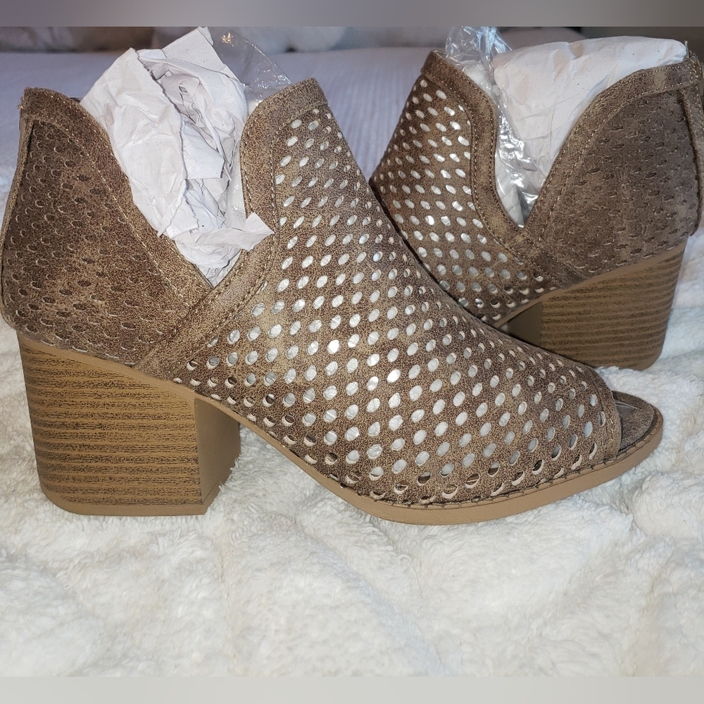 NEW QUPID BOOTIES
